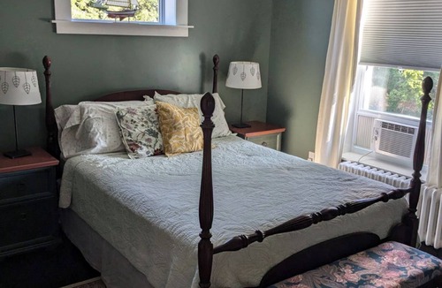 Lunenburg Bed & Breakfast | Rose & Thistle Bed & Breakfast