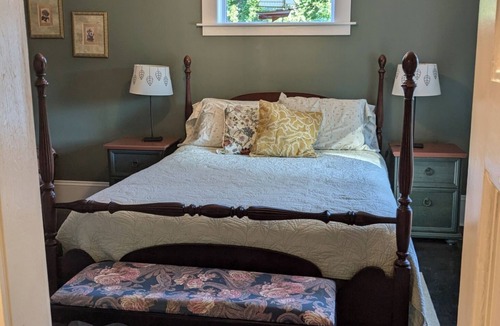 Lunenburg Bed & Breakfast | Rose & Thistle Bed & Breakfast