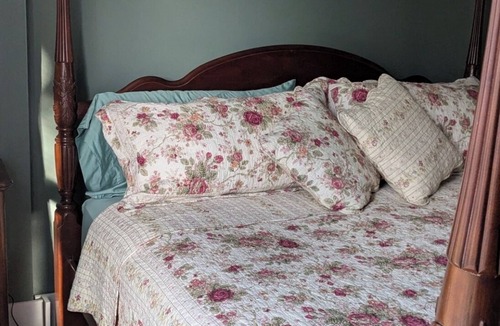 Lunenburg Bed & Breakfast | Rose & Thistle Bed & Breakfast