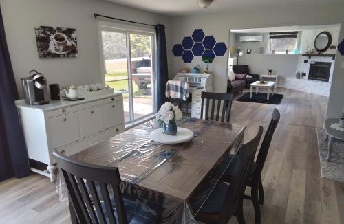 Charlotte's Shore Apartment | Rose Valley Suites