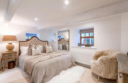 Penrith House | Rose Walls