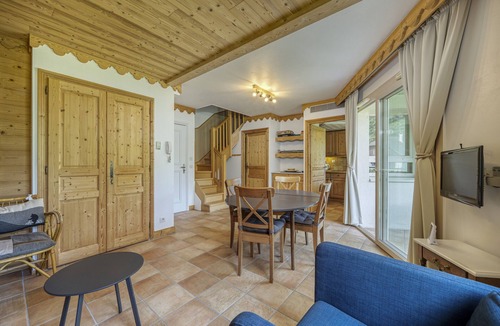 Duingt Apartment | Roseaux du château