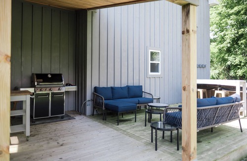 Bloomfield House | Rosebend Farmhouse | Bloomfield | Hot Tub 4 Bedrooms