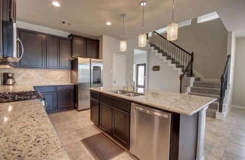 Rosenberg House | Roseberg/Suglarland 3-BR - Extended Stay 30 days 45 mins from FIFA stadium