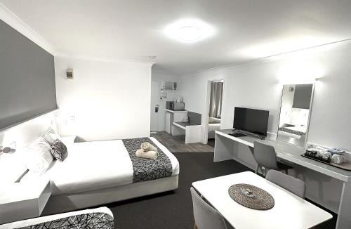 Woolgoolga Hotel | Rosebourne Gardens Motel