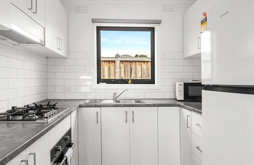 Capel Sound Apartment | Rosebud Beachfront Haven Coastal Bliss Four