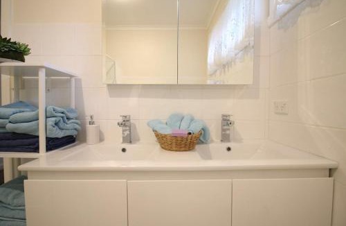 Rosebud House | Rosebud Comfort Retreat