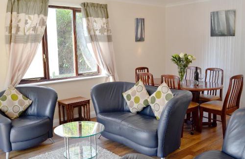 Liskeard House | Rosecraddoc Manor - Riverview