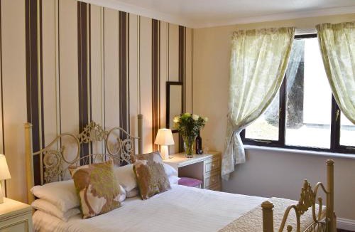 Liskeard House | Rosecraddoc Manor - Riverview