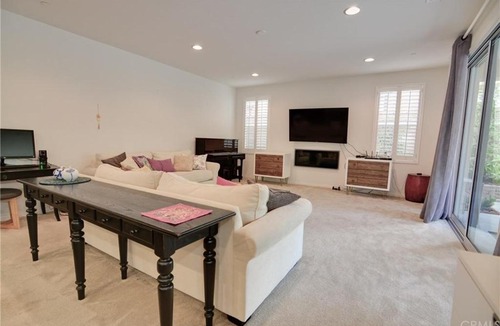 Azusa House | Rosedale Azusa