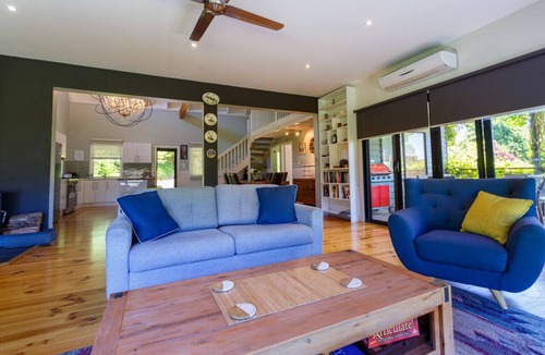 Hepburn House | Rosella Gardens Spa Fireplace Firepit