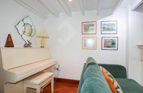 Crantock House | Rosemaddon