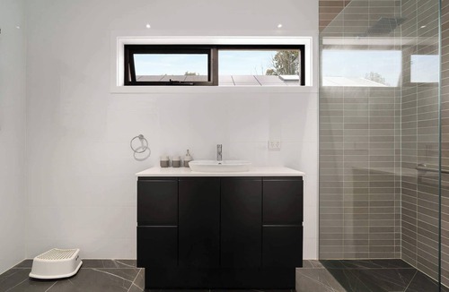 Orange House | Rosemary Lane - Pet Friendly - Walk to CBD