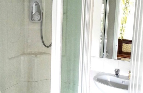 Claygate House | Rosemead Guest House