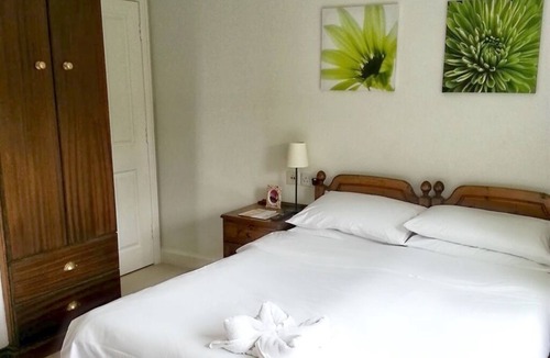 Claygate House | Rosemead Guest House
