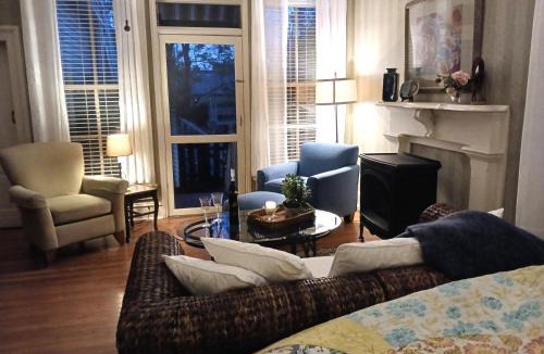 Downtown Little Rock Bed & Breakfast | Rosemont B&B Cottages