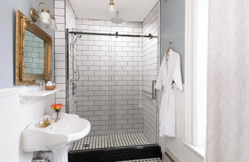 Utica Bed & Breakfast | Rosemont Inn Bed & Breakfast