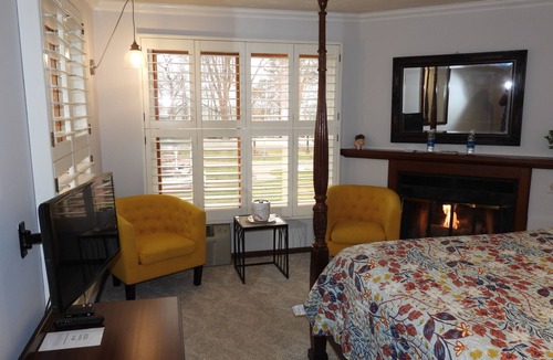 Douglas Bed & Breakfast | Rosemont Inn Resort B&B