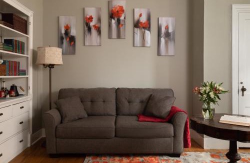 Utica Bed & Breakfast | Rosemont Inn