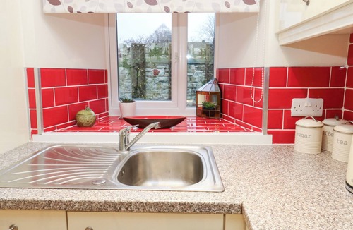 Barnoldswick Cottage | ROSEMOUNT COTTAGE, pet friendly in Salterforth