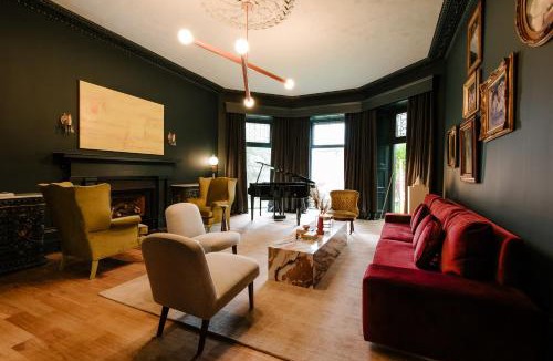 Kingston Hotel | Rosemount Inn