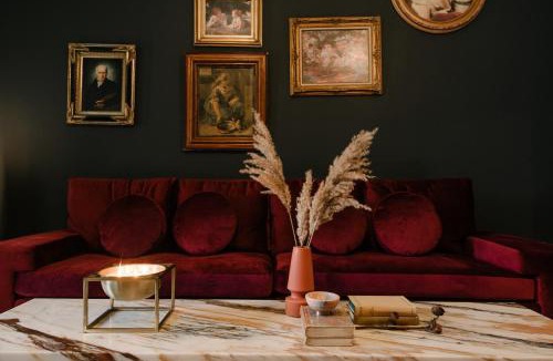 Kingston Hotel | Rosemount Inn