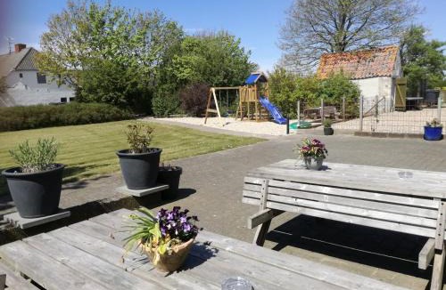 Bramming Apartment | Rosengaard holiday apartment and B&B