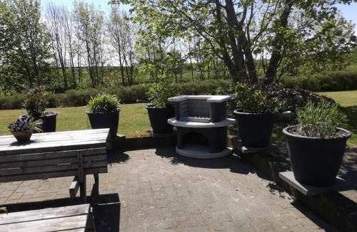 Bramming Apartment | Rosengaard holiday apartment and B&B