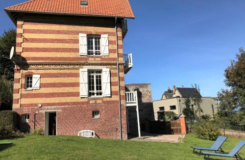 Varengeville-sur-Mer House | Roses