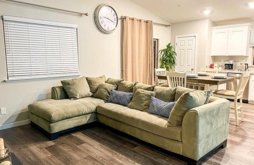 Roseville House | ROSEVILLE GETAWAY