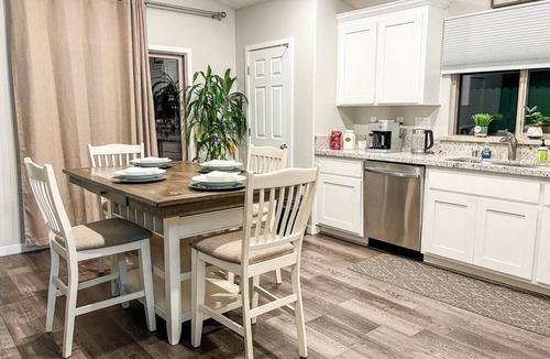 Roseville House | ROSEVILLE GETAWAY