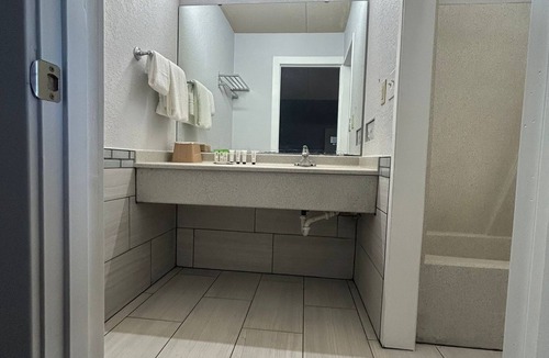 Roseville Hotel | Roseville Inn