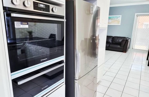 Maribyrnong House | Rosie house - Spacious comfortable home