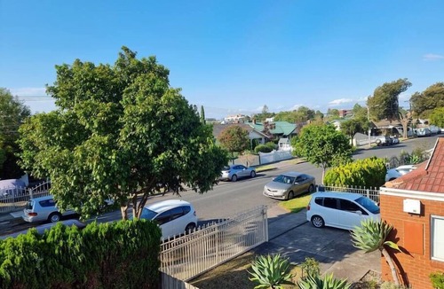 Maribyrnong House | Rosie house - Spacious comfortable home