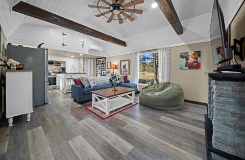 Edom Cottage | Rosie's Ranch Retreat - Farm Stay