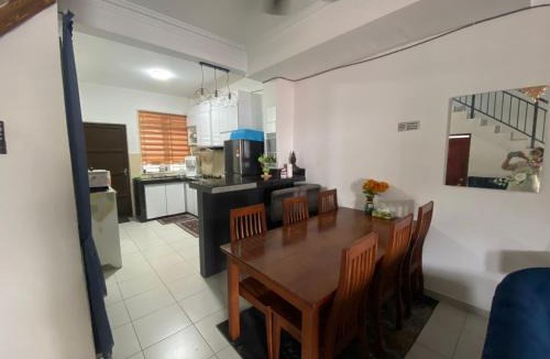 Durian Tunggal House | Rosnah Homestay