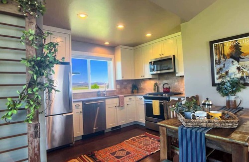 Belgrade Cabin | Ross Creek Cabin #3