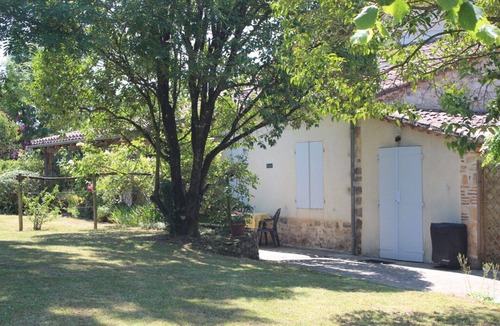 Roumegoux Cottage | Rossignol Gite - Sleeps 2