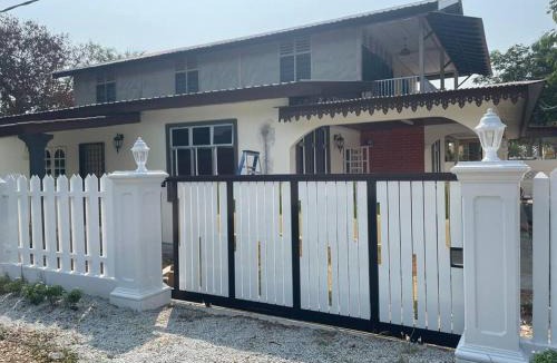 Parit Sakai House | Rossini Homestay
