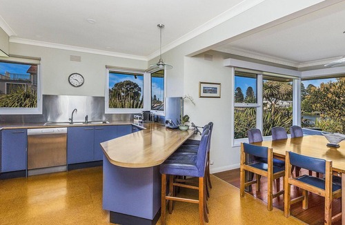 Port Fairy House | Rossleague House - Spacious Home with River Views