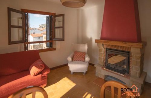 Ezcaray Apartment | Roth House