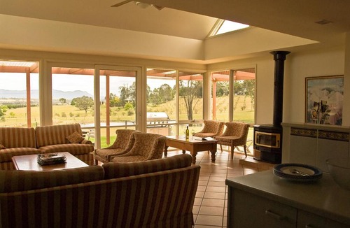 Lovedale Bed & Breakfast | Rothbury Escape
