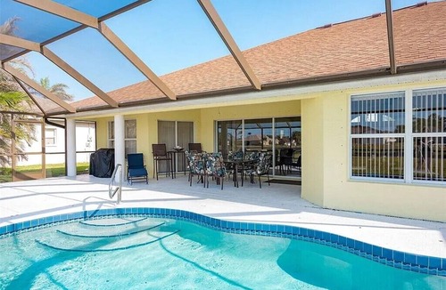 Long Meadow House | ROTONDA GEM Spacious 4-bedroom house with AC, WiFi in lovely Rotonda West