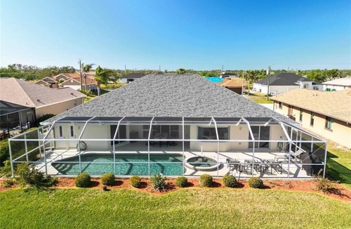 Pebble Beach House | Rotonda Palms - Amazing, Golf course, Pool, Spa, Convenient to everything!
