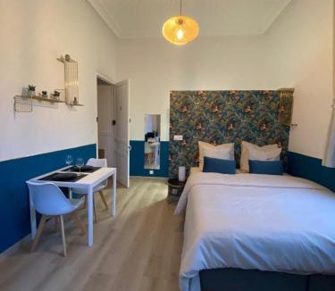 Roubaix Apartment | Roubaix Lille private shower & Netflix