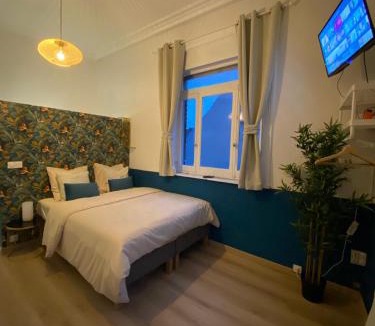 Roubaix Apartment | Roubaix Lille private shower & Netflix