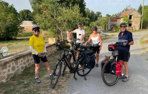 Champagnat Hostel | Roue d'escampette Gîte d'étape et de séjour