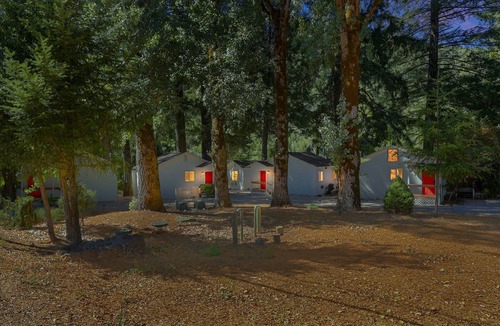 Cobb Apartment | Rouge Cobb Mountain Hotel - Cabin 2