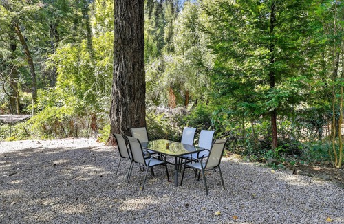 Cobb Apartment | Rouge Cobb Mountain Hotel - Cabin 2