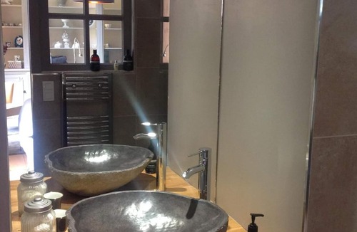 Bois-Normand-Pres-Lyre House | Rouge Maison